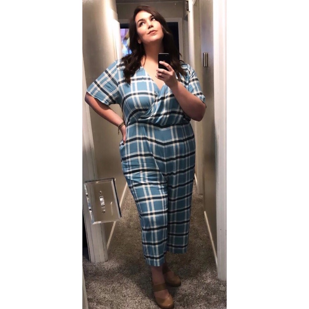 👗👠👡👢👚👖🎒👝👜🕶 - Picture 2 of 6